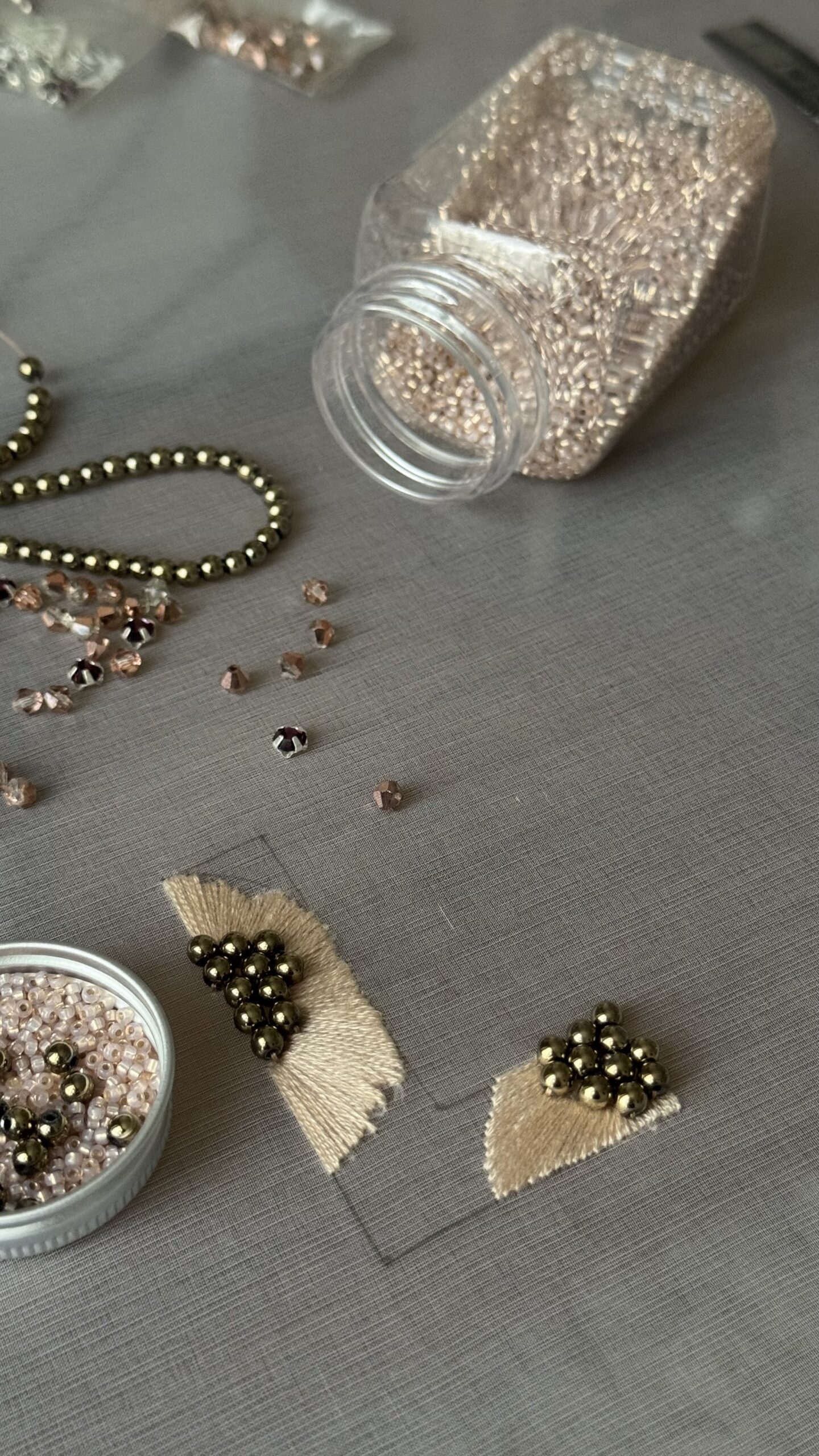 Perles, matières et éléments de broderie ECLA CRÉATION